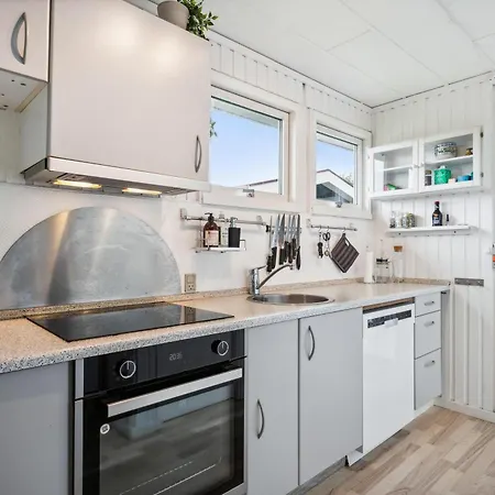 Cosy And Well-arranged With Annex, Terrace And For The Whole Family Close To Forest, And The Charming Town Centre Of *