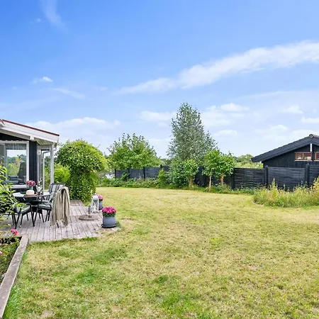 Cosy And Well-arranged With Annex, Terrace And For The Whole Family Close To Forest, And The Charming Town Centre Of Ebeltoft