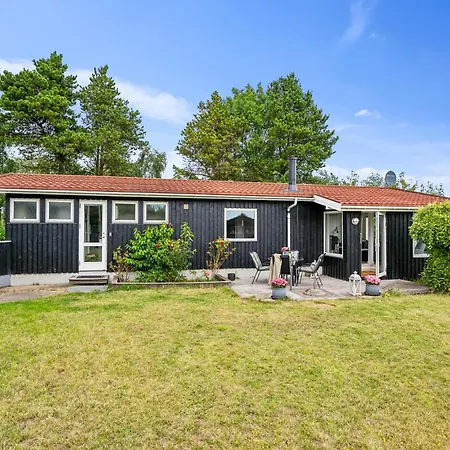 Cosy And Well-arranged With Annex, Terrace And For The Whole Family Close To Forest, And The Charming Town Centre Of Vakantiehuis Ebeltoft