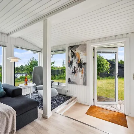 Cosy And Well-arranged With Annex, Terrace And For The Whole Family Close To Forest, And The Charming Town Centre Of *