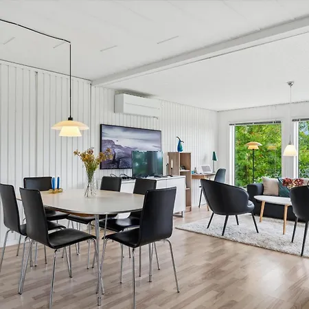 Cosy And Well-arranged With Annex, Terrace And For The Whole Family Close To Forest, And The Charming Town Centre Of * Ebeltoft