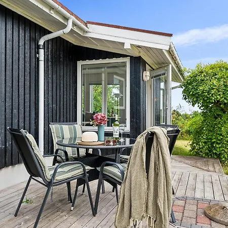 Vakantiehuis Cosy And Well-arranged With Annex, Terrace And For The Whole Family Close To Forest, And The Charming Town Centre Of *